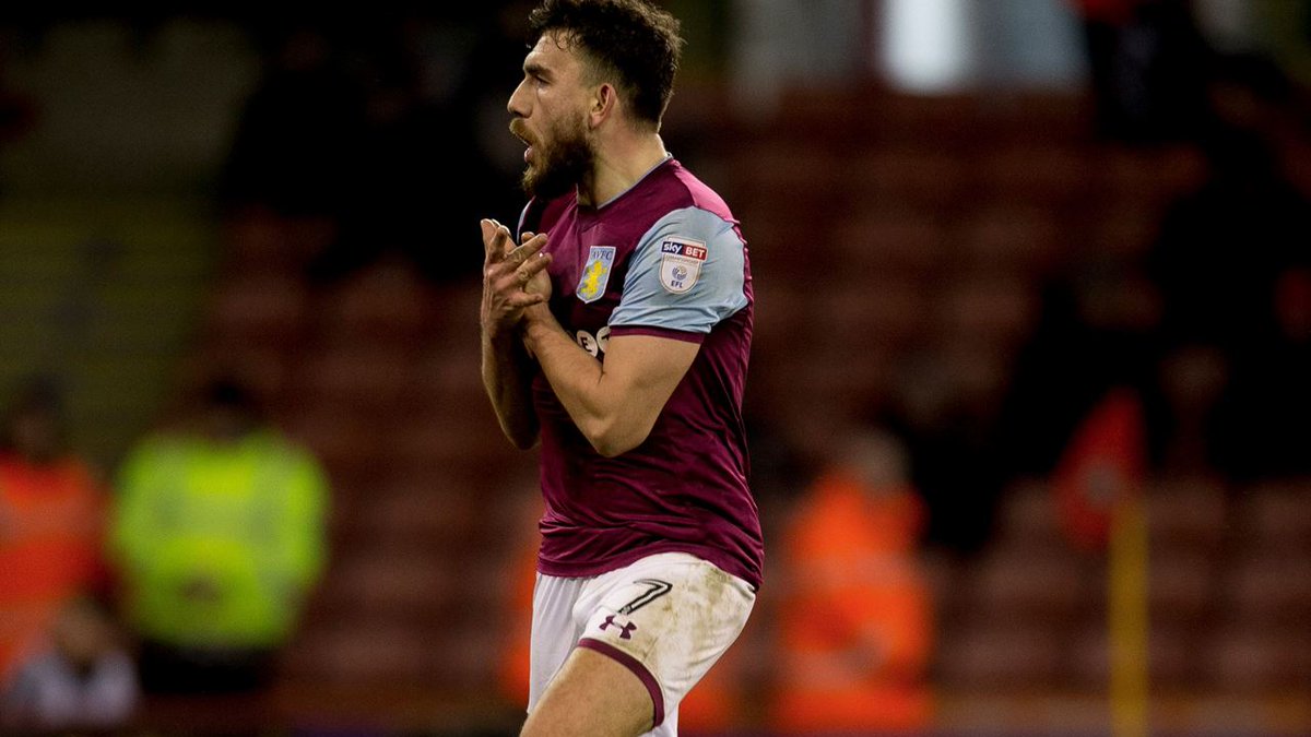 世体：巴萨内部认为凯恩很乐意来到西甲，莱万是一个很好先例