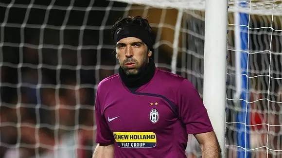 杨瀚森首发出战19分钟贡献4分5板2助