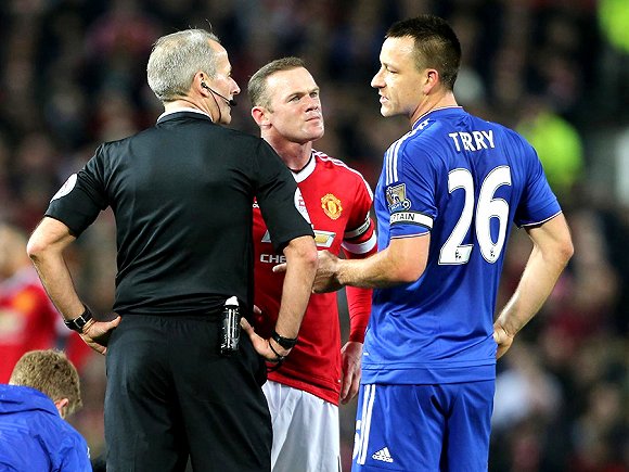 记者：曼联想3000万镑卖掉霍伊伦，在和潜在俱乐部谈判