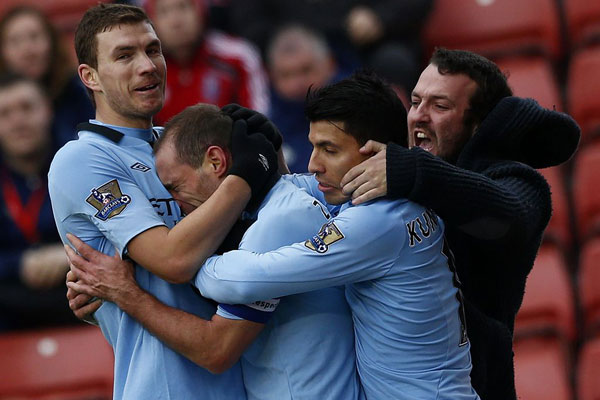 今天体能考验很大！杨瀚森次节被换下脸露疲倦
