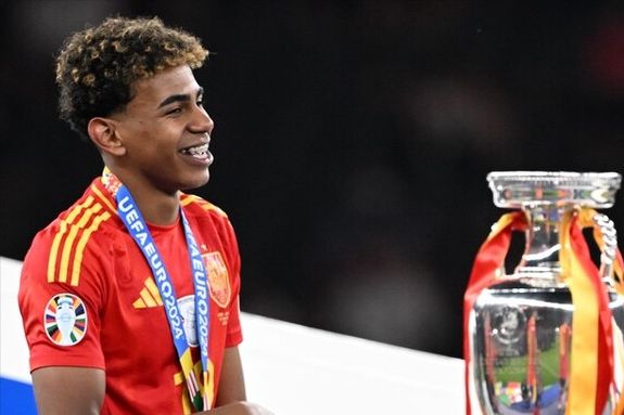 砸地头球破门，梅西打进职业生涯的第896球